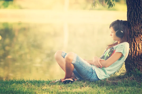 Menikmati Aktivitas Sehari-hari dengan Latar Musik