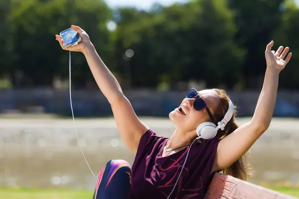 Menghadirkan Musik Lembut untuk Hari yang Lebih Nyaman